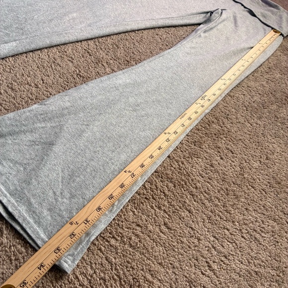 Gray Long Sleeve Top and Pants Set - Picture 13 of 16